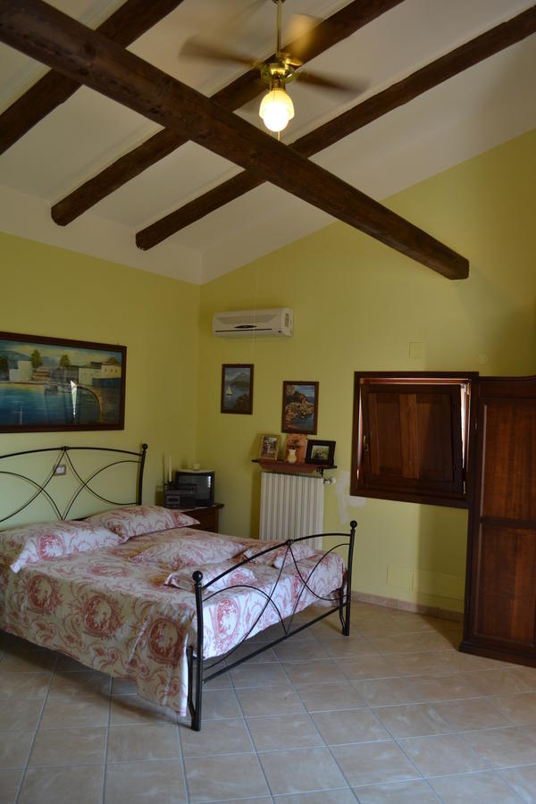 La Casa Di Lidia Bed and Breakfast Cardile Kamer foto